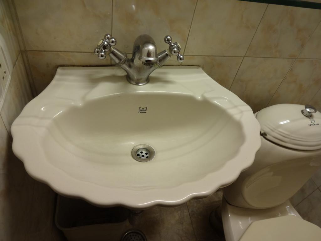 Alka Premiere Hotel Ню Делхи Екстериор снимка