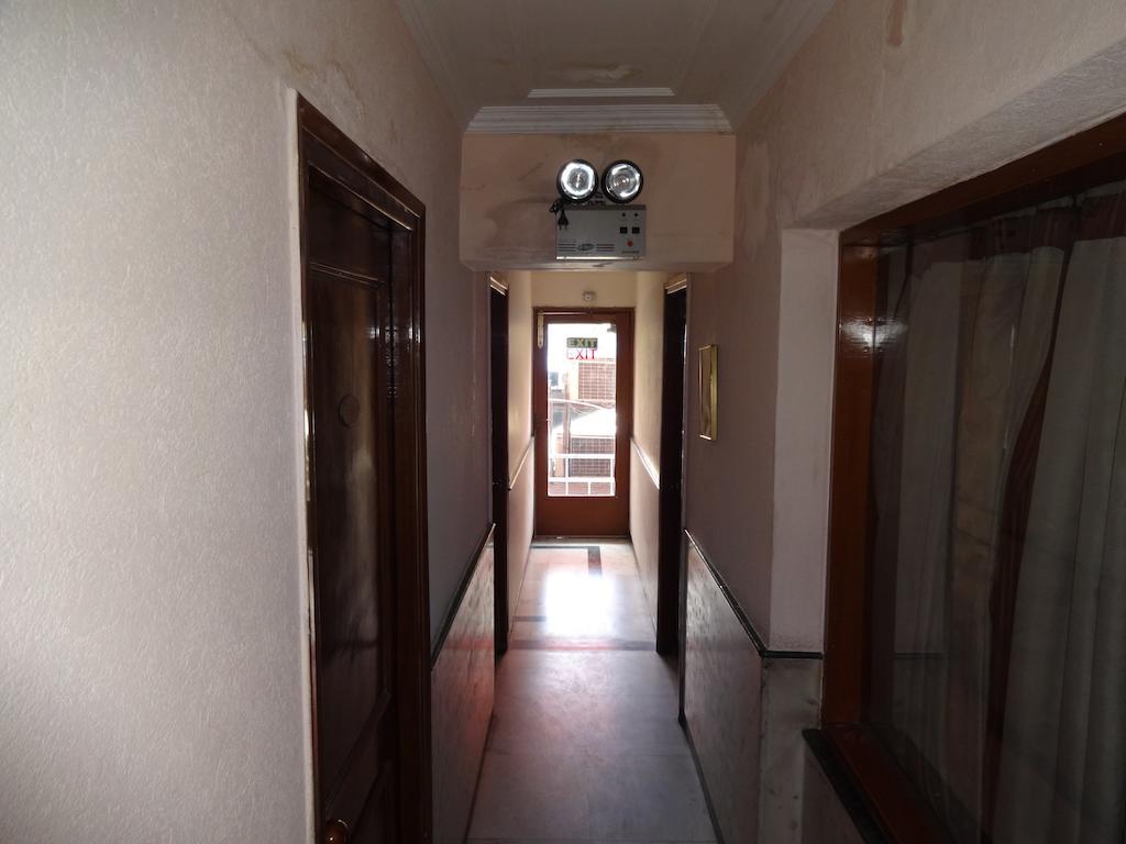 Alka Premiere Hotel Ню Делхи Екстериор снимка